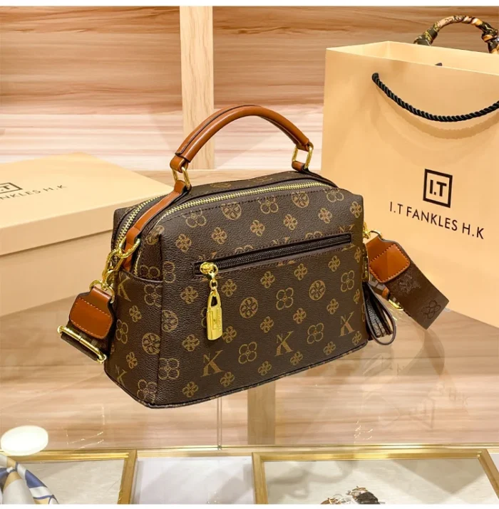 Women's handbag 2025 new autumn and winter designer shoulder crossbody bag, fashionable and high-end pillow bag - Image 6
