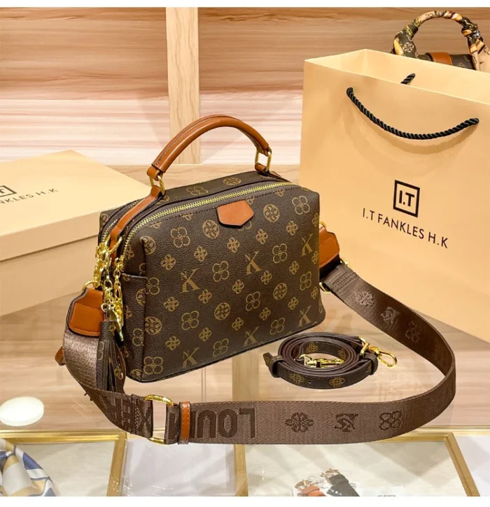 Women's handbag 2025 new autumn and winter designer shoulder crossbody bag, fashionable and high-end pillow bag - Image 14