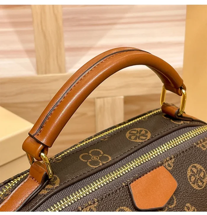 Women's handbag 2025 new autumn and winter designer shoulder crossbody bag, fashionable and high-end pillow bag - Image 18