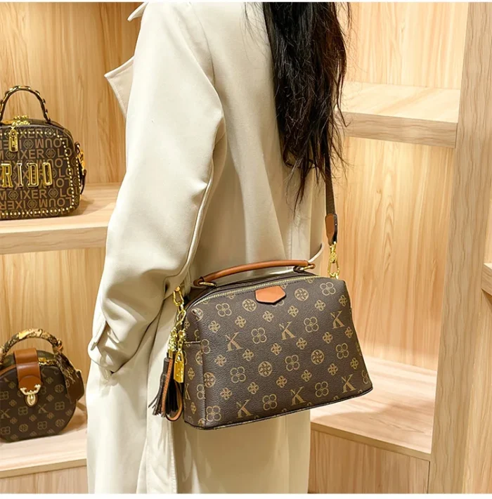 Women's handbag 2025 new autumn and winter designer shoulder crossbody bag, fashionable and high-end pillow bag - Image 12