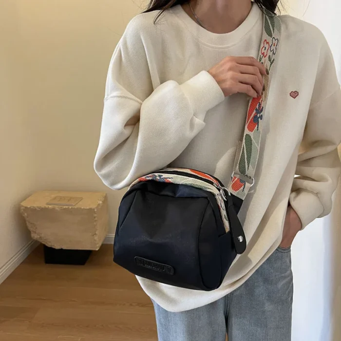 Fashion Crossbody Bags For Women Oxford Cloth Pillow Shell Shoulder Bag Large Capacity Travelling Casual Street Small Fabric Bag - Image 3