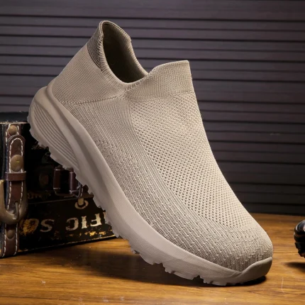 Outdoor Anti Slip Walking Men Shoes Summer Casual Sports Shoes Fashionable and Breathable Tennis Shoes Wide Foot Socks  Sneakers