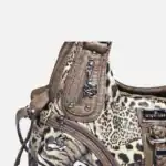 Leopardenmuster Damestas mit multiple Zipper und Metallakzenten, elegant und trendbewusst.