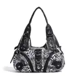 Stylische schwarze Tierprint-Tasche mit zahlreichen Zippern, Ringen und Taschen, ideal für Modebewusste und Trendsetter. Perfekt geeignet für den Alltag oder besondere Anlässe.