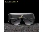 Schwarze Sonnenbrille von Kingseven mit polarized Gläsern in einer eleganten Schutzhülle, ideal für stilvollen Sonnenschutz und optimalen Schutz vor UV-Strahlen. Perfekt für Outdoor-Aktivitäten und Modebewusste.