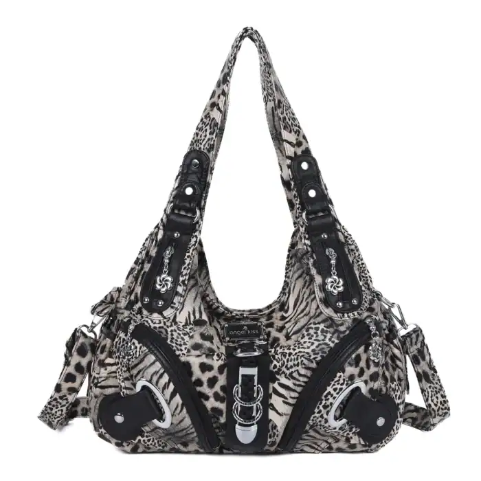 Stylische Ledertasche im Animalprint-Design mit mehrfach verstellbaren Trägern und luxuriösen Details für modebewusste Frauen.