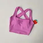 Weiblicher pinker Sport-BH, enganliegend, aus atmungsaktiven Material, ideal für Fitness und Yoga, mit Komfortträgern, neues OutletLite-Angebot, stilvoll und funktional, perfekt für Sport und Freizeit.